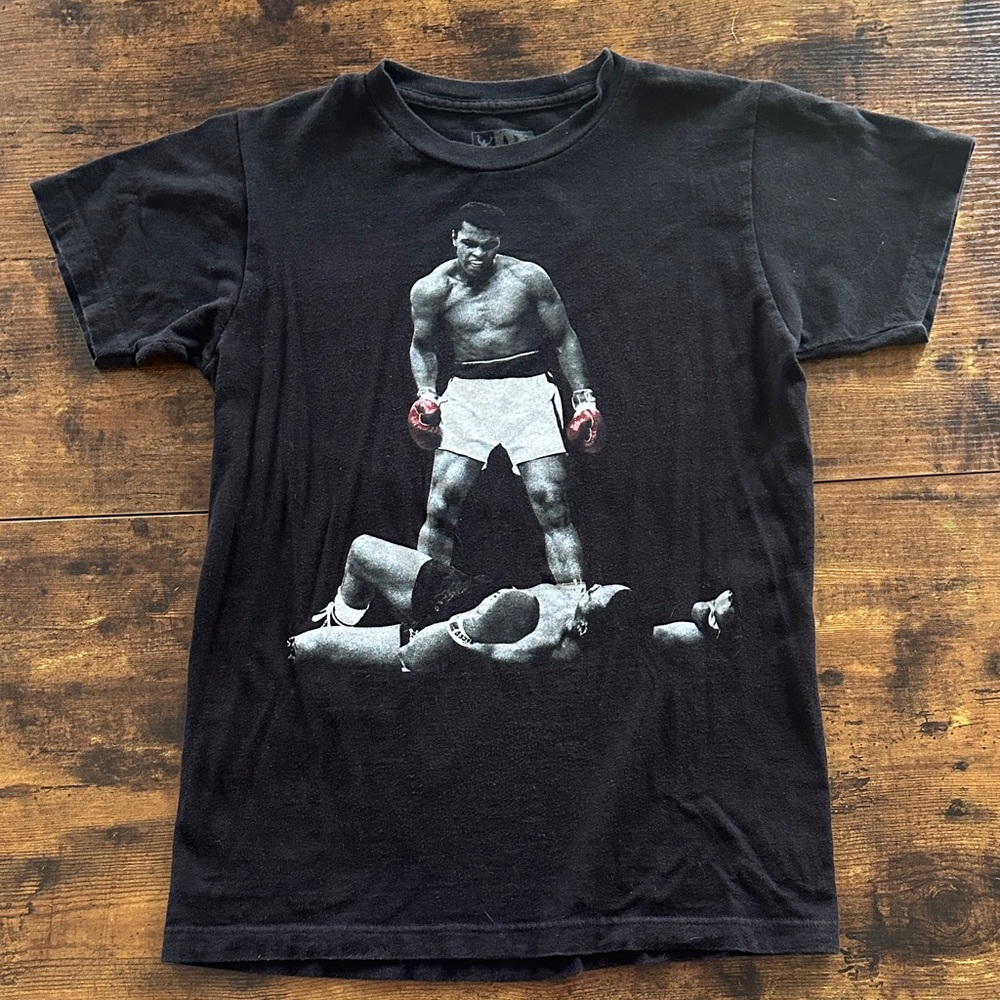 Muhammad Ali Graphic Tee – Black Boxing Legend Shirt